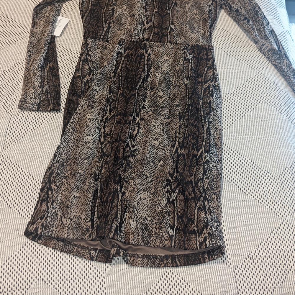 New Windsor Dress - Picture 5 of 7